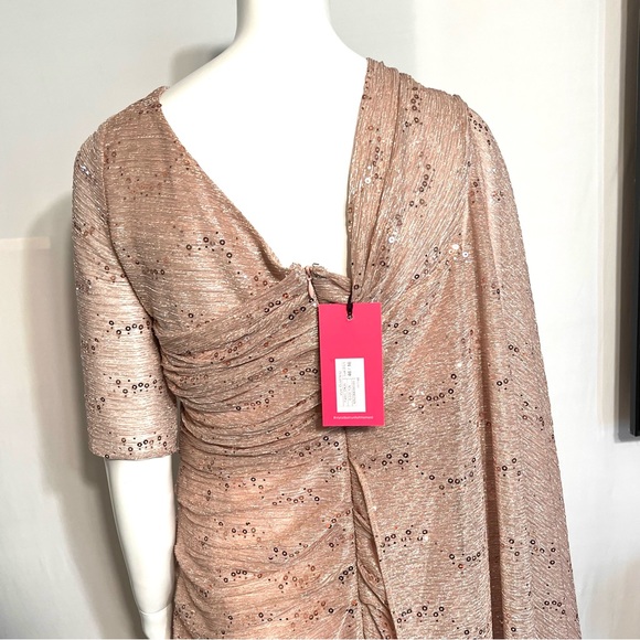 Talbot Runhof
One-Shoulder Sequin Voile Gown - Picture 14 of 16